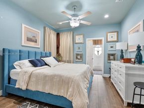 2557 Bay Pointe Dr, Weston FL 33327