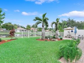 2557 Bay Pointe Dr, Weston FL 33327
