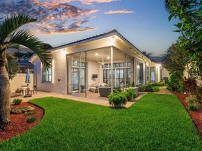2557 Bay Pointe Dr, Weston FL 33327