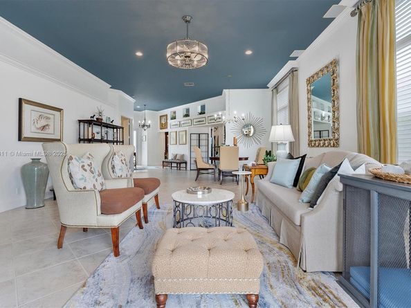2557 Bay Pointe Dr, Weston FL 33327