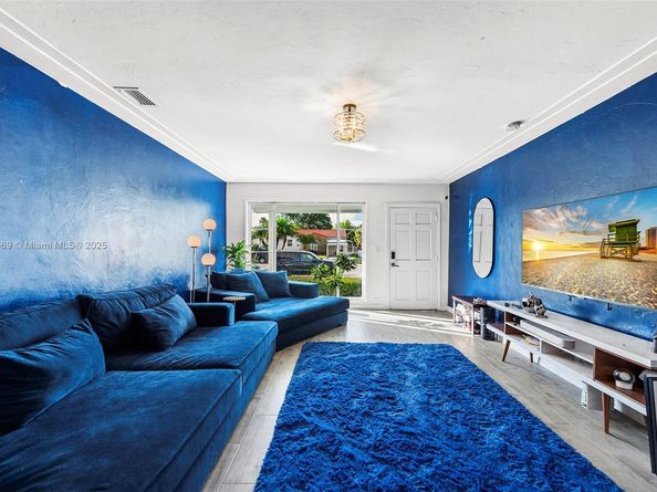 1545 Normandy Dr, Miami Beach FL 33141