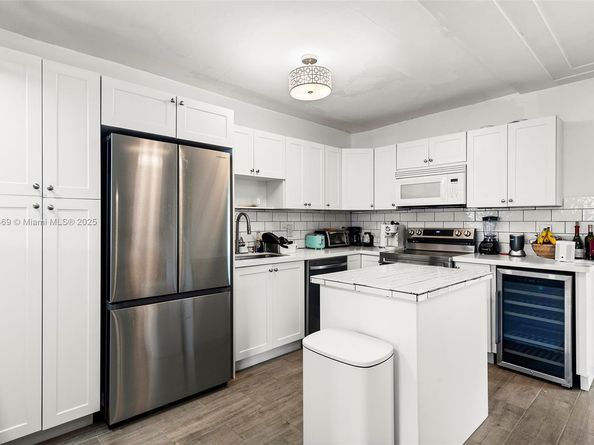 1545 Normandy Dr, Miami Beach FL 33141
