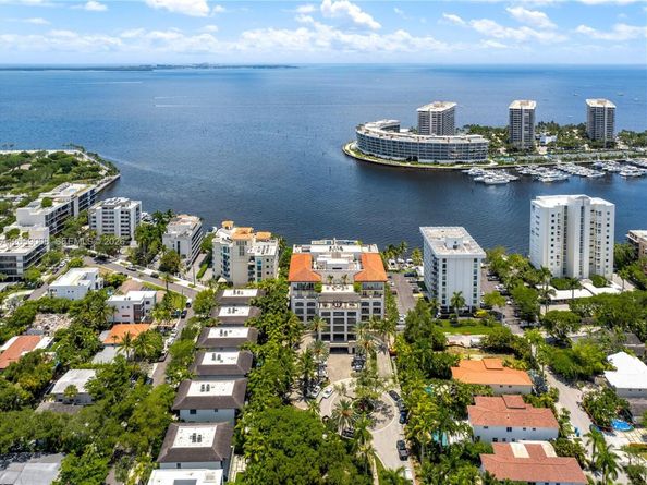 3535 Hiawatha Ave 504, Miami FL 33133