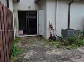 3203 SE 7th St, Homestead FL 33033