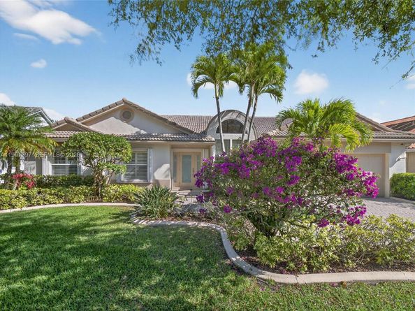 11735 Greenbrier Ln, Coral Springs FL 33071