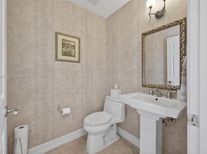 11735 Greenbrier Ln, Coral Springs FL 33071