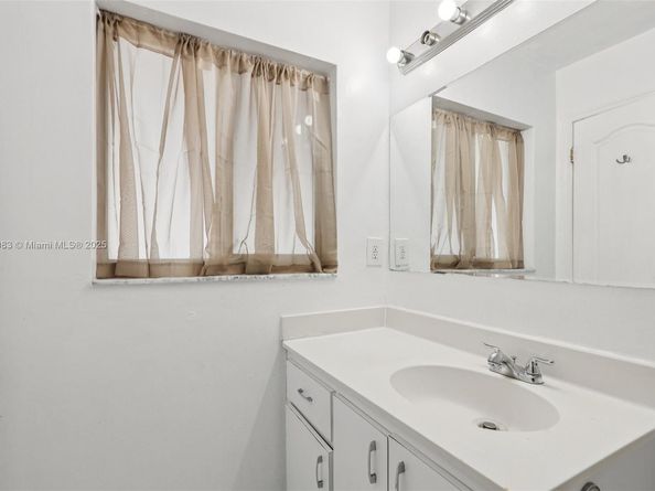 11121 SW 162nd Ter, Miami FL 33157
