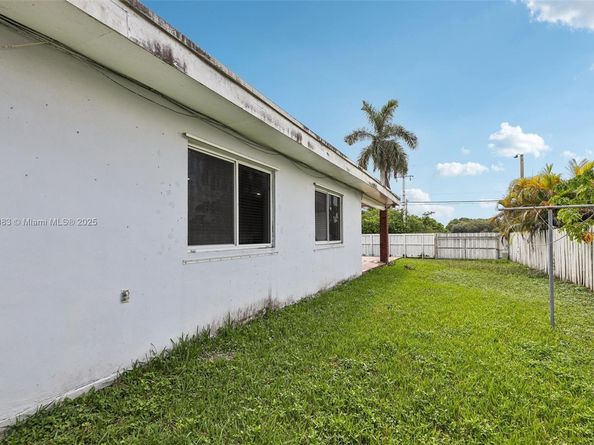 11121 SW 162nd Ter, Miami FL 33157