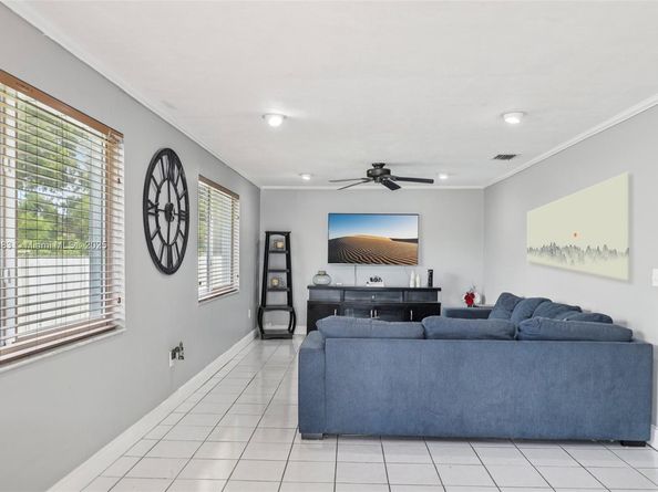 11121 SW 162nd Ter, Miami FL 33157