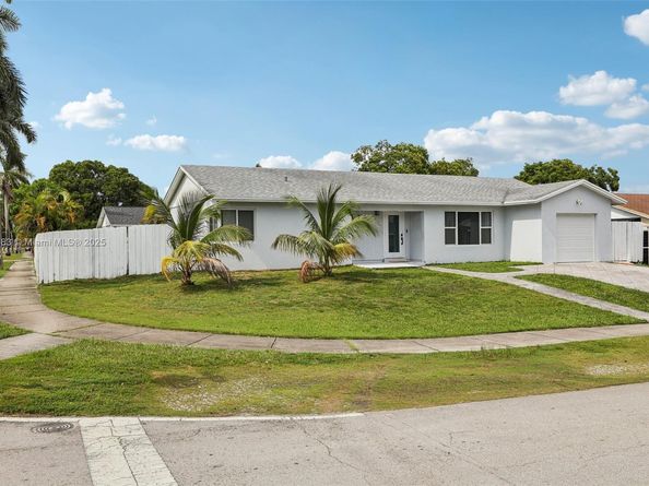 11121 SW 162nd Ter, Miami FL 33157