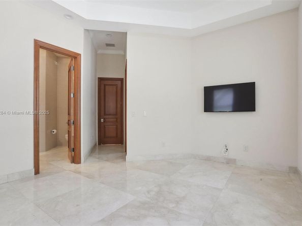 7480 SW 100th St, Pinecrest FL 33156