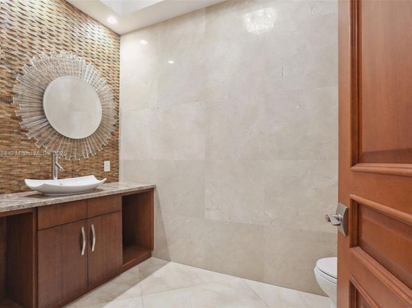 7480 SW 100th St, Pinecrest FL 33156