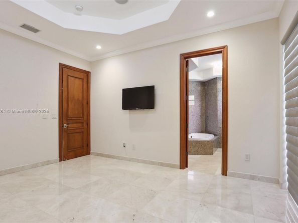 7480 SW 100th St, Pinecrest FL 33156