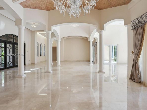 7480 SW 100th St, Pinecrest FL 33156