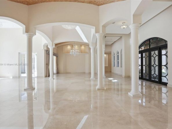 7480 SW 100th St, Pinecrest FL 33156