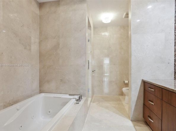 7480 SW 100th St, Pinecrest FL 33156