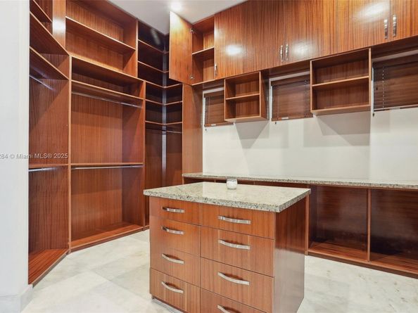 7480 SW 100th St, Pinecrest FL 33156