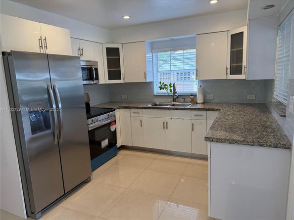 4441 NE 17th Ave, Oakland Park FL 33334