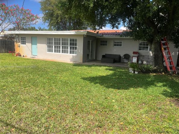 4441 NE 17th Ave, Oakland Park FL 33334