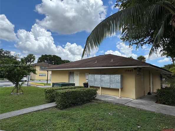 15699 SW 73rd Cir Ter 110, Miami FL 33193