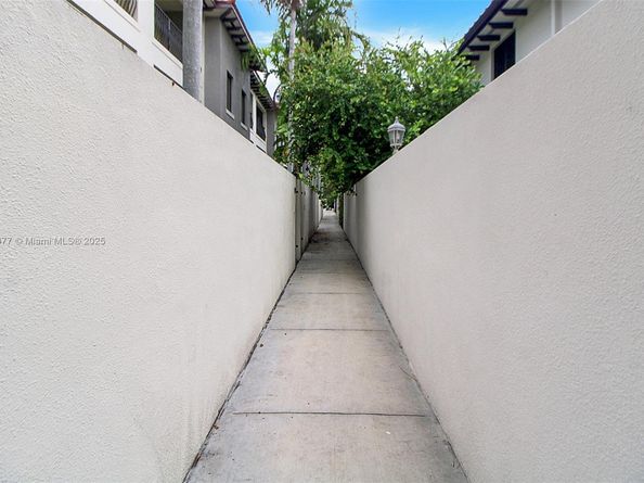 3204 Bird Ave 119, Miami FL 33133