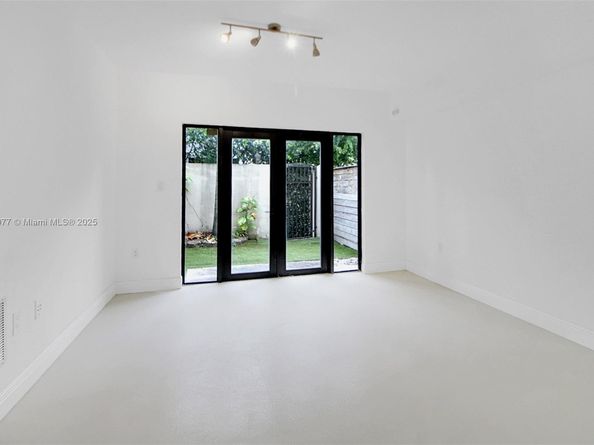 3204 Bird Ave 119, Miami FL 33133