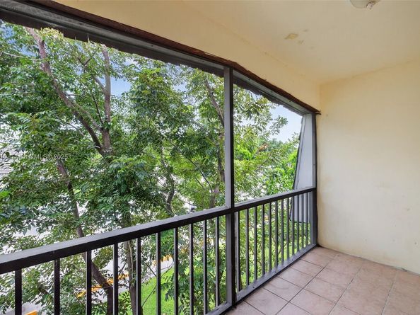 3109 Oakland Shores Dr 209, Oakland Park FL 33309