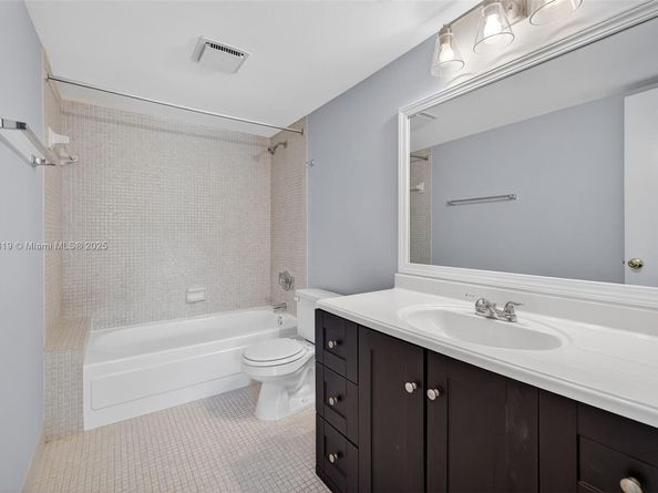 3109 Oakland Shores Dr 209, Oakland Park FL 33309