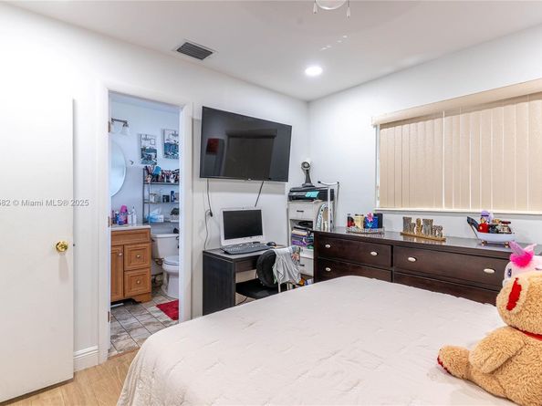 19513 SW 116th Ave, Miami FL 33157