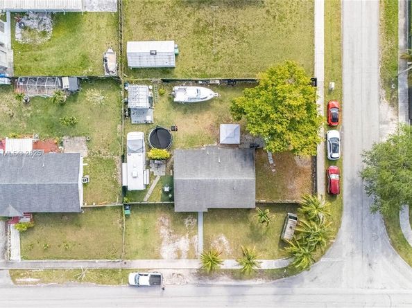 19513 SW 116th Ave, Miami FL 33157