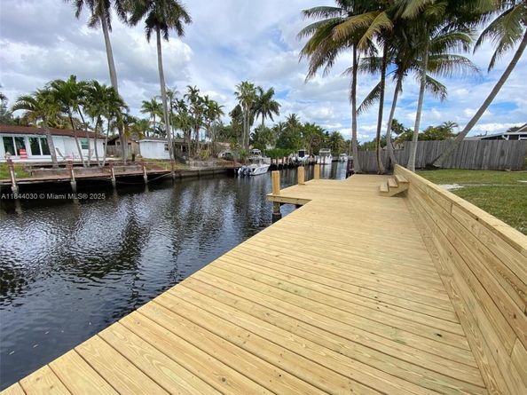 1709 SW 5th Pl, Fort Lauderdale FL 33312