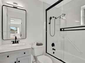 1220 NE 8th St, Pompano Beach FL 33060