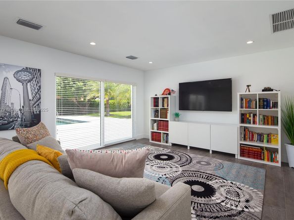 1070 NE 93rd St, Miami Shores FL 33138