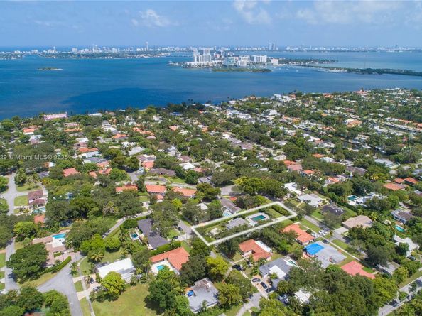 1070 NE 93rd St, Miami Shores FL 33138