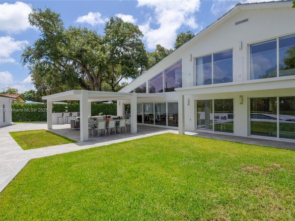 1070 NE 93rd St, Miami Shores FL 33138