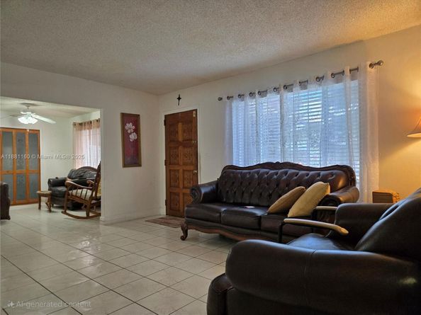 990 E 2nd St, Hialeah FL 33010