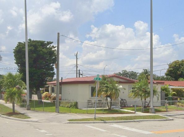 990 E 2nd St, Hialeah FL 33010