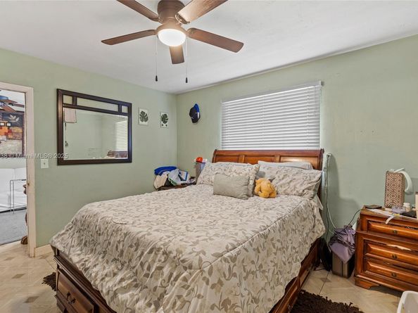 3311 SW 36th Ct, West Park FL 33023