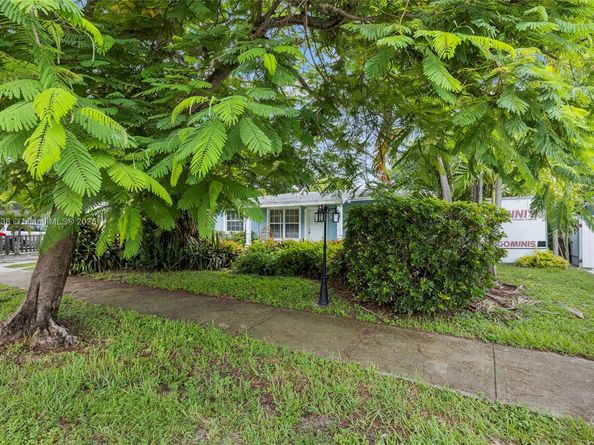 3311 SW 36th Ct, West Park FL 33023