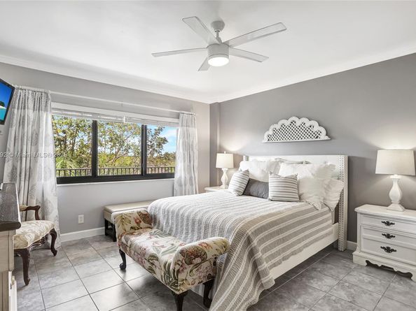 2300 NE 33rd Ave 402, Fort Lauderdale FL 33305