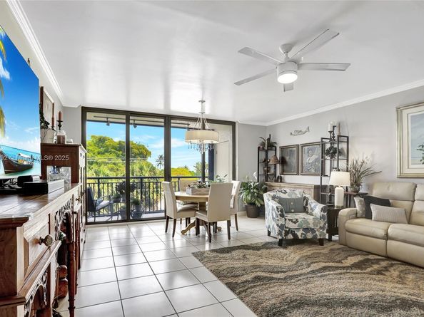 2300 NE 33rd Ave 402, Fort Lauderdale FL 33305