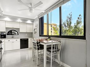 2300 NE 33rd Ave 402, Fort Lauderdale FL 33305