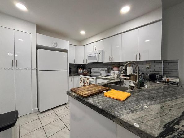 15408 SW 85th Ter 184, Miami FL 33193