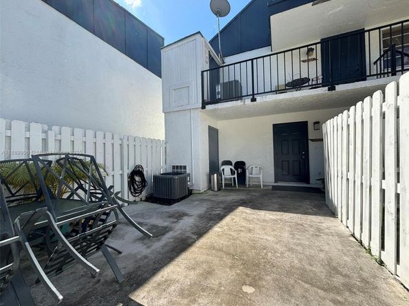 15408 SW 85th Ter 184, Miami FL 33193