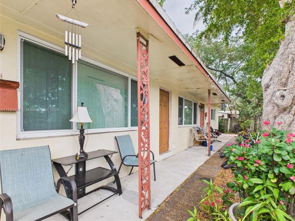 1901 SW 11th St, Fort Lauderdale FL 33312