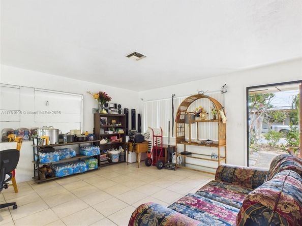 1901 SW 11th St, Fort Lauderdale FL 33312