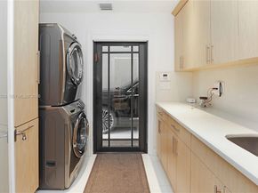 3650 N 36th Ave 2, Hollywood FL 33021