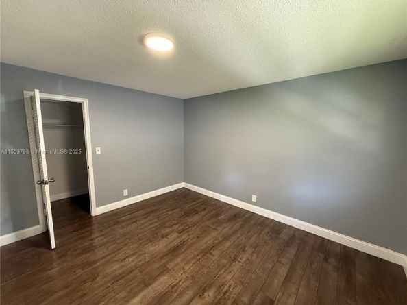 232 NE 12th Ave 201, Hallandale Beach FL 33009