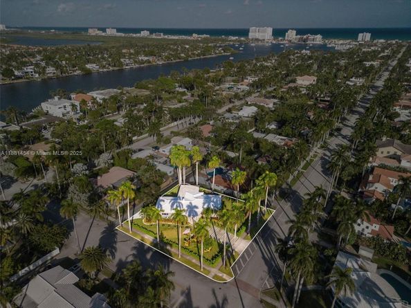 1155 Tyler St, Hollywood FL 33019
