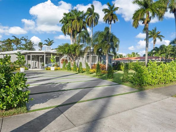 1155 Tyler St, Hollywood FL 33019